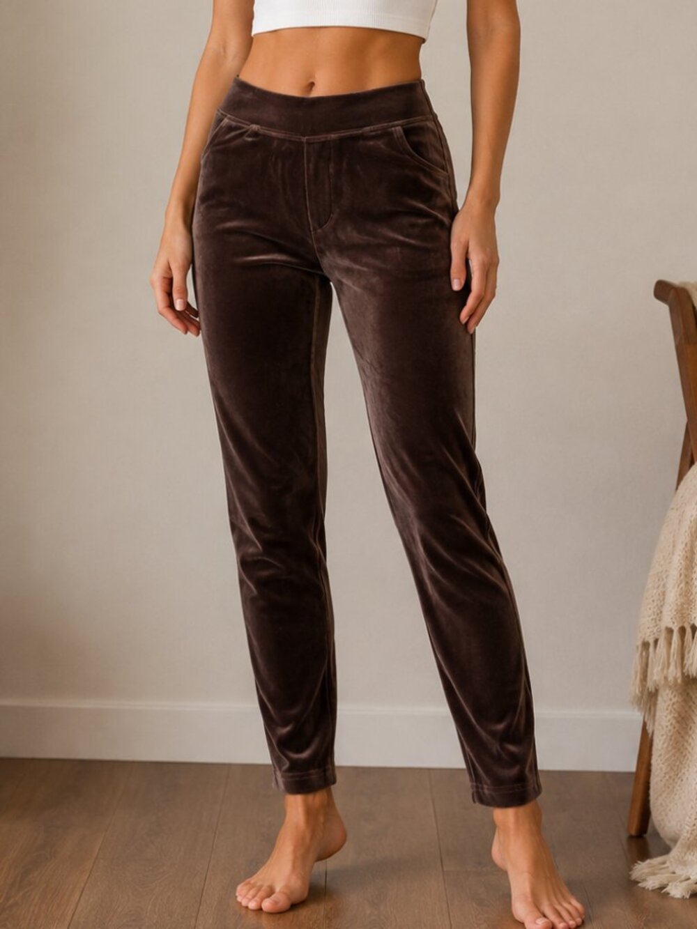 HUE Brown Velour Leggings Pants Medium 8–10 NWT Stretch